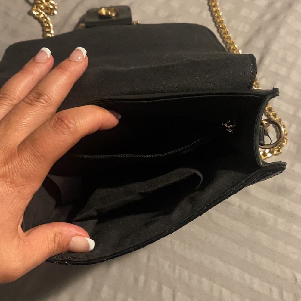 SHEIN Black and gold cross body - Picture 3 of 5